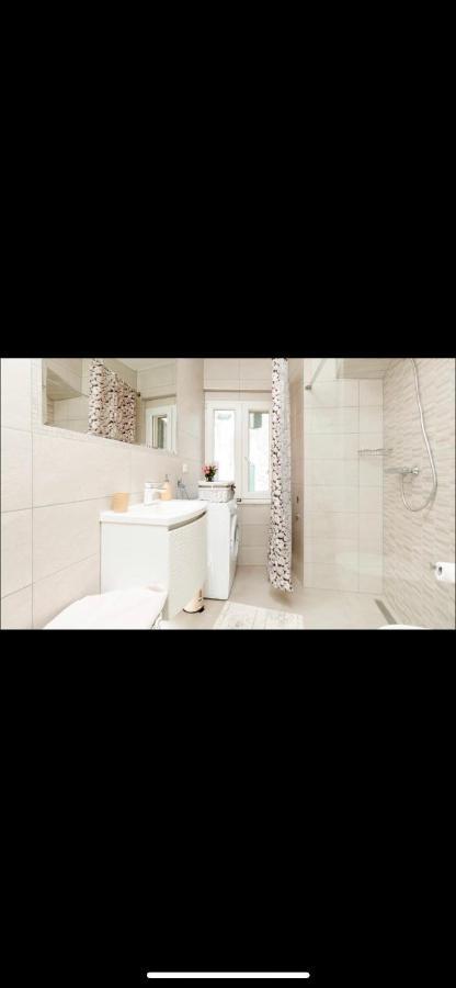 Apartment Vijoleta In City Centre Split Bagian luar foto